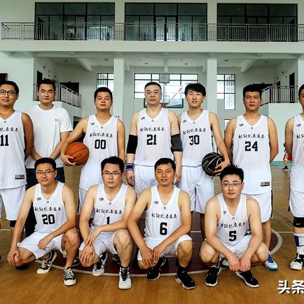 全面提升球技的足球之超级训练本:从基础技巧到战术分析的全方位指导 全面提升球技的足球之超级训练本:从基础技巧到战术分析的全方位指导